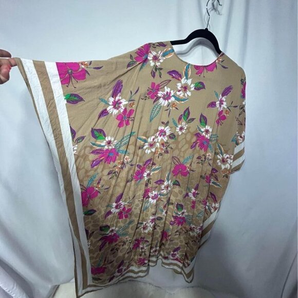 Steve Madden woman’s swimsuit coverup. Excellent condition. One size. - Picture 6 of 9